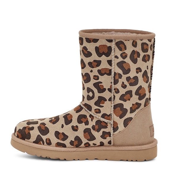 UGG Genuine Sheepskin Lined Leopard Print Boots, Size 7 New in Box - Picture 3 of 16